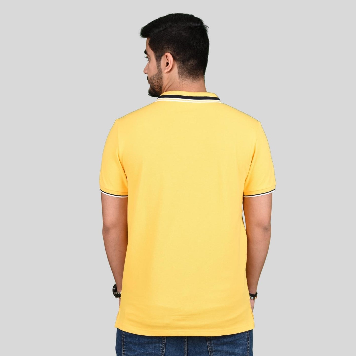 قميص بولو رجالي من القطن بقصّة Slim Fit مع تطريز على شكل قارب شراعي
