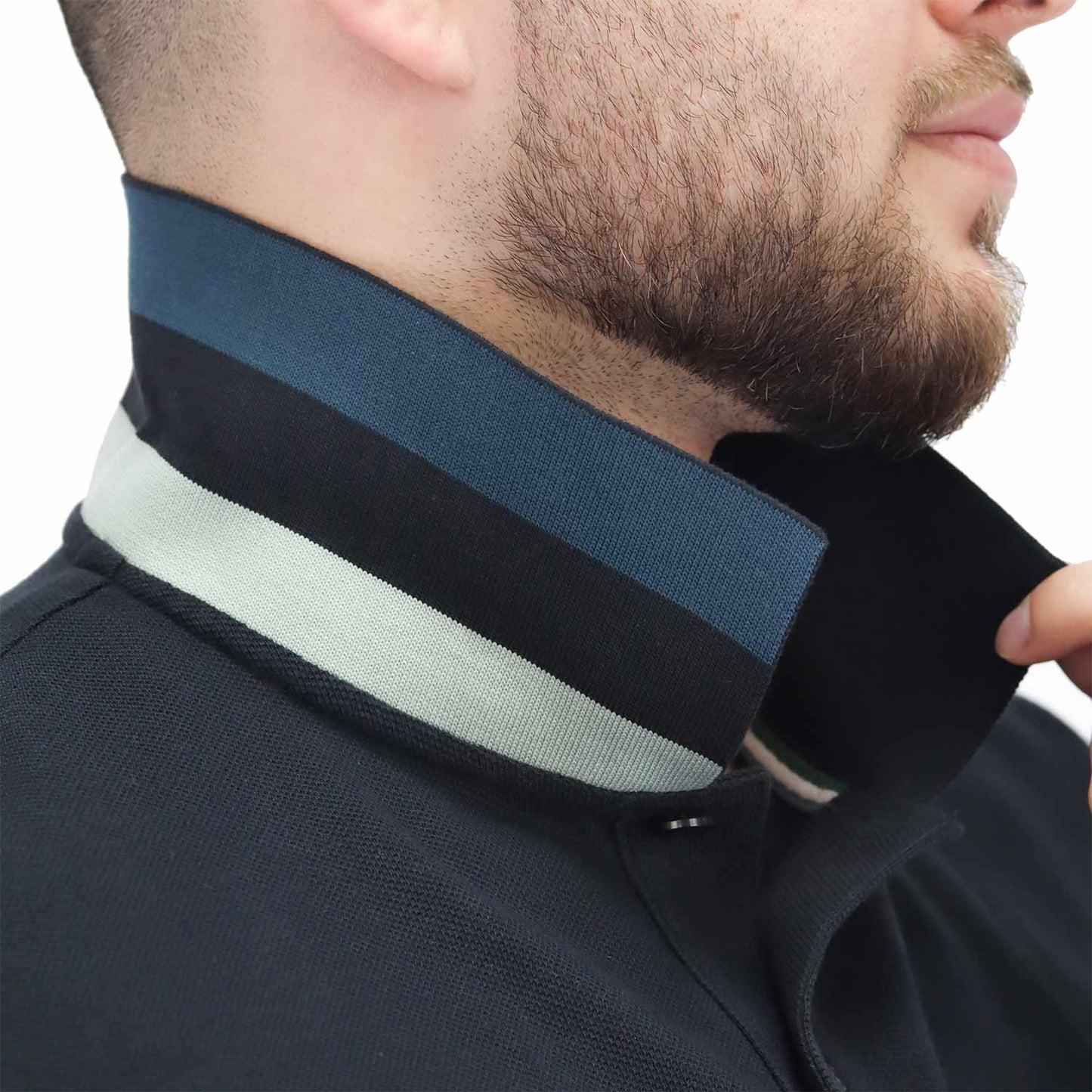 قميص بولو رجالي عالي الأداء بقصّة Slim Fit مطرز بنقشة أسد