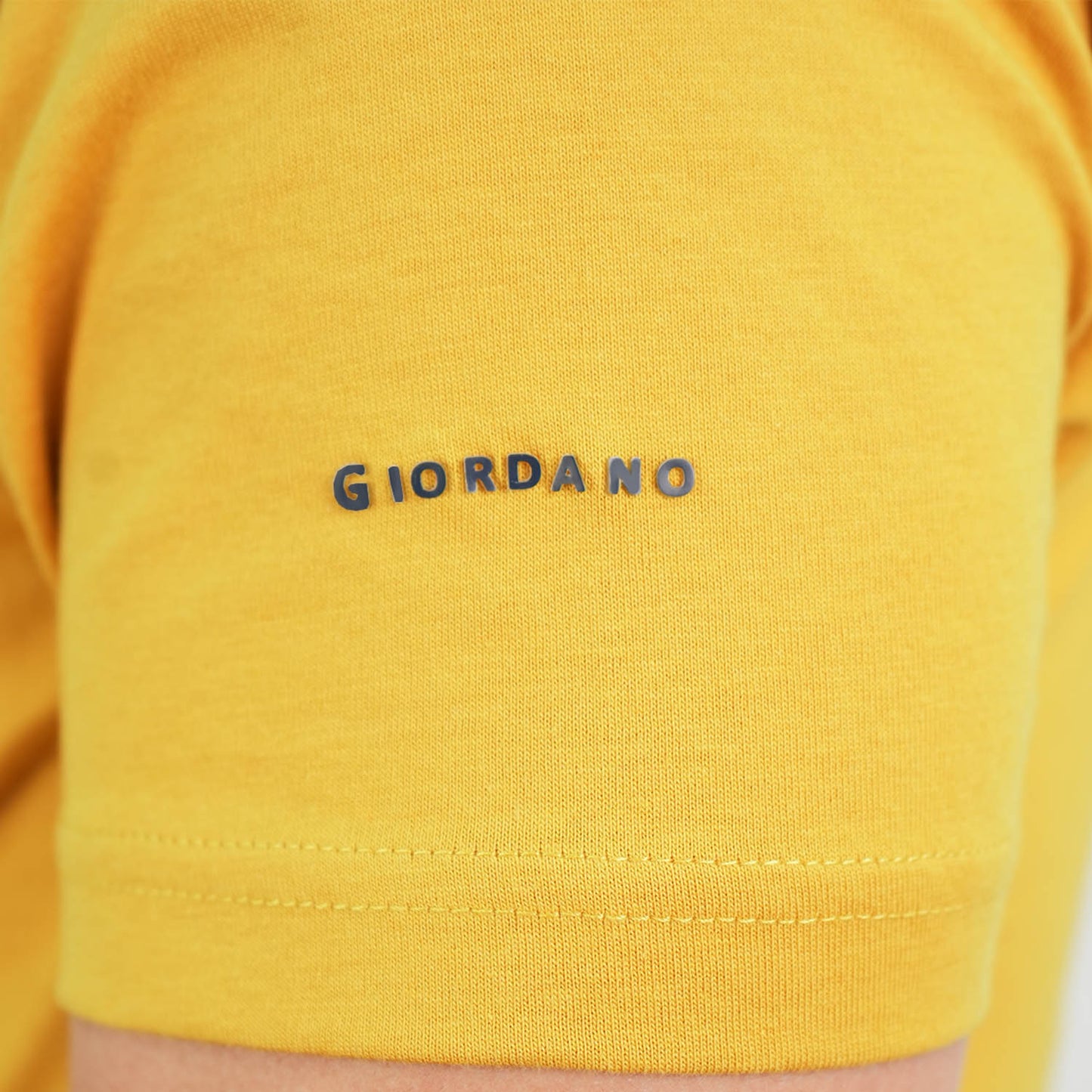 Men's Giordano Cotton Crewneck Slim Fit Tee - Short Sleeve