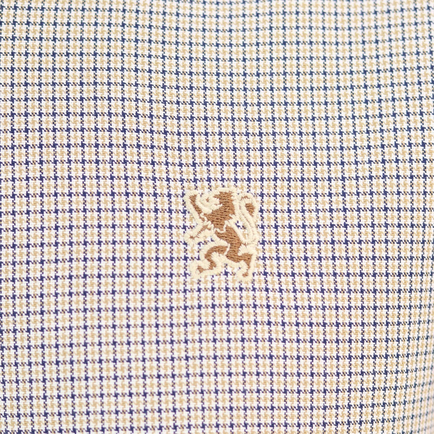 Men's Shirt With Small Lion Embroidery