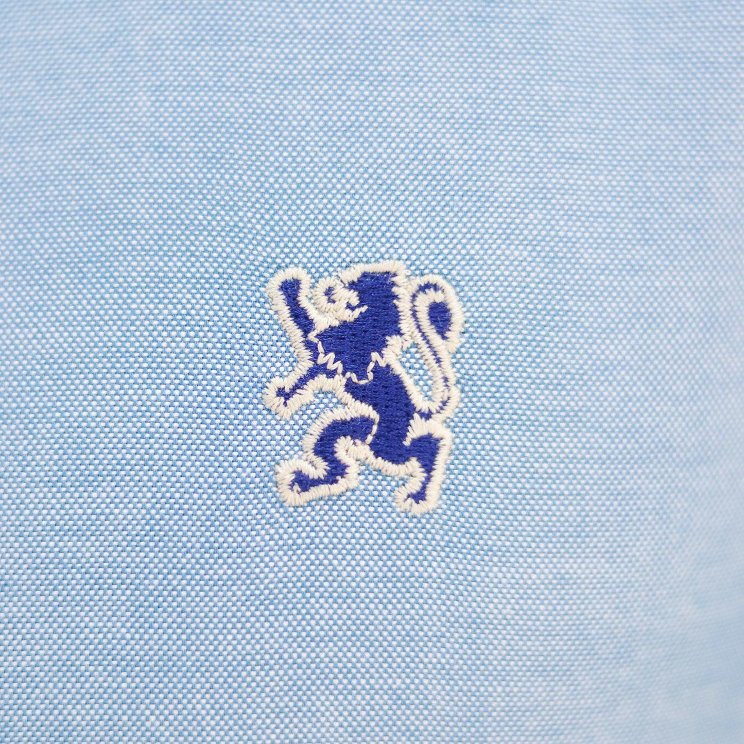 Men's Shirt With Small Lion Embroidery