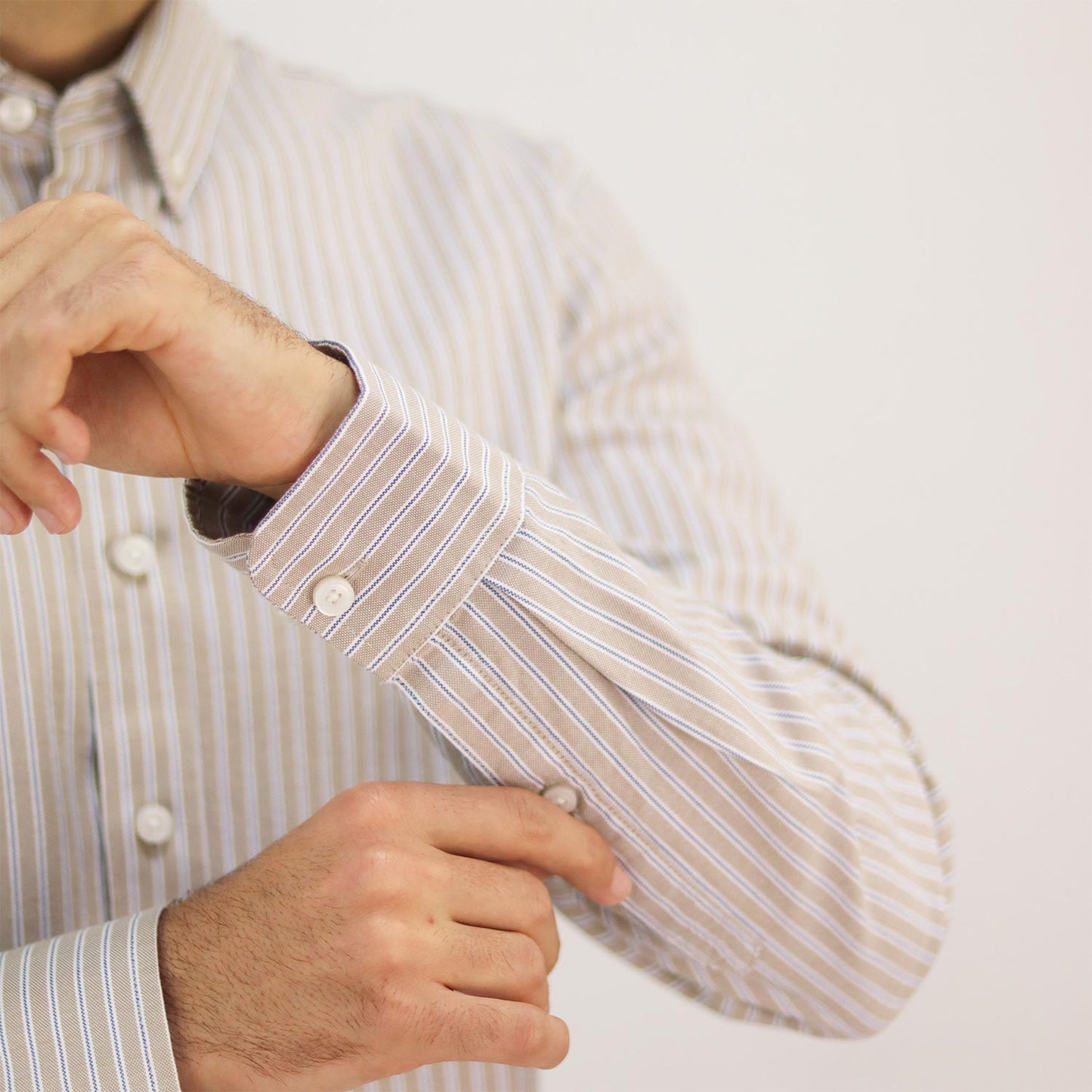 Men's Shirt With Small Lion Embroidery