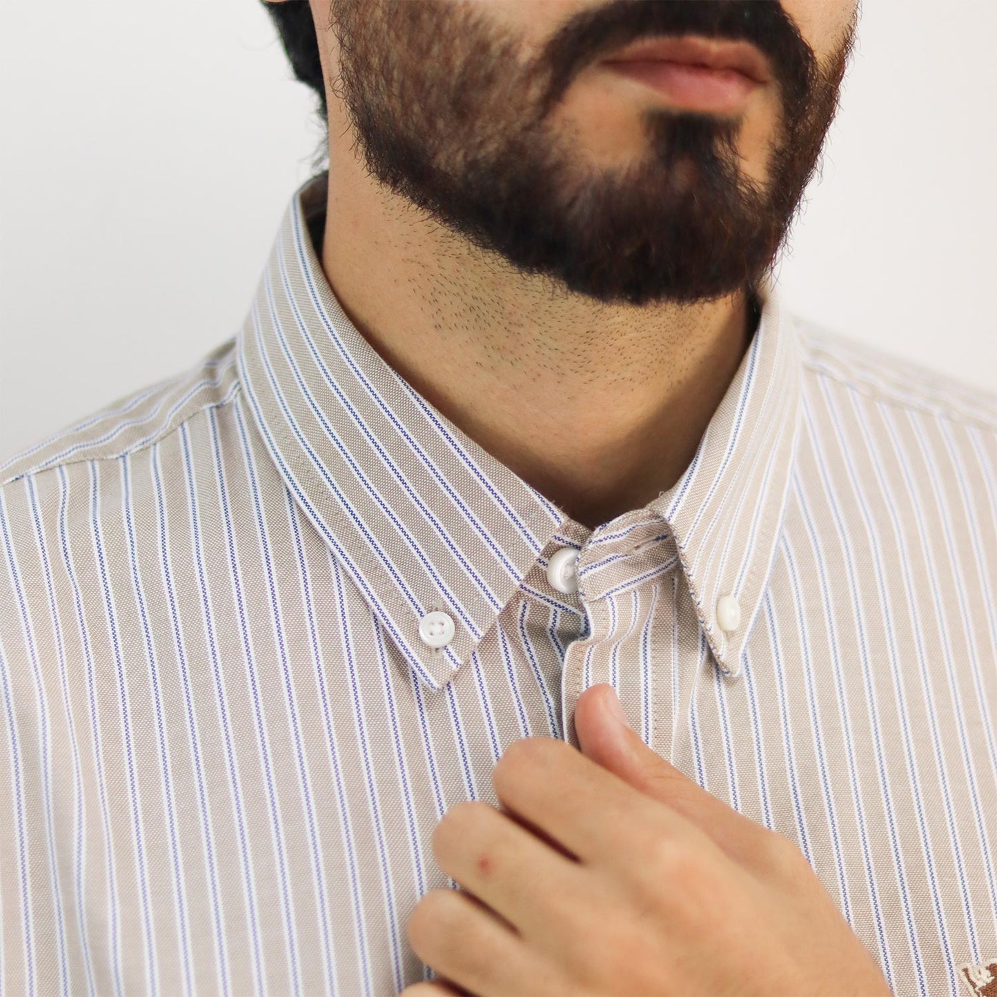 Men's Shirt With Small Lion Embroidery