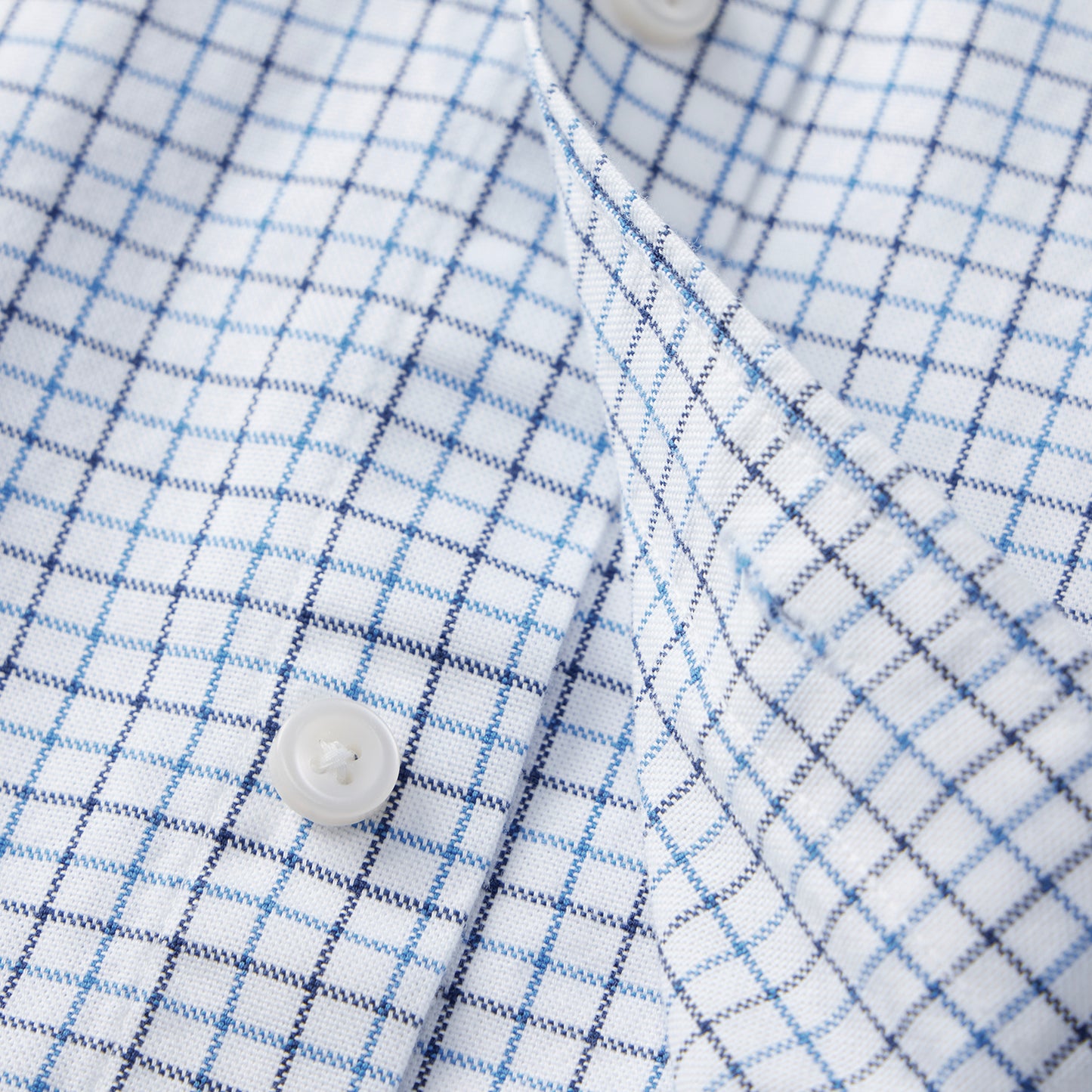 Men's Shirt With Small Lion Embroidery