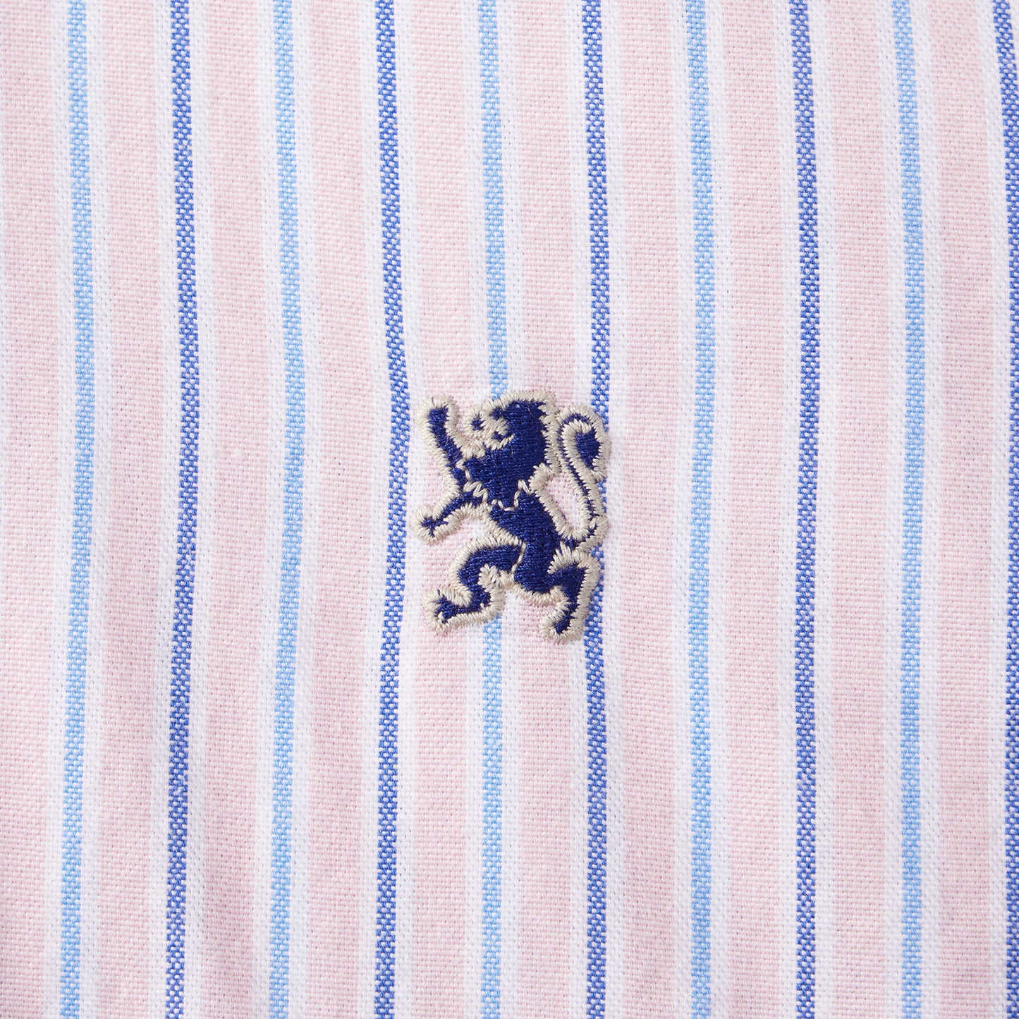 Men's Shirt With Small Lion Embroidery