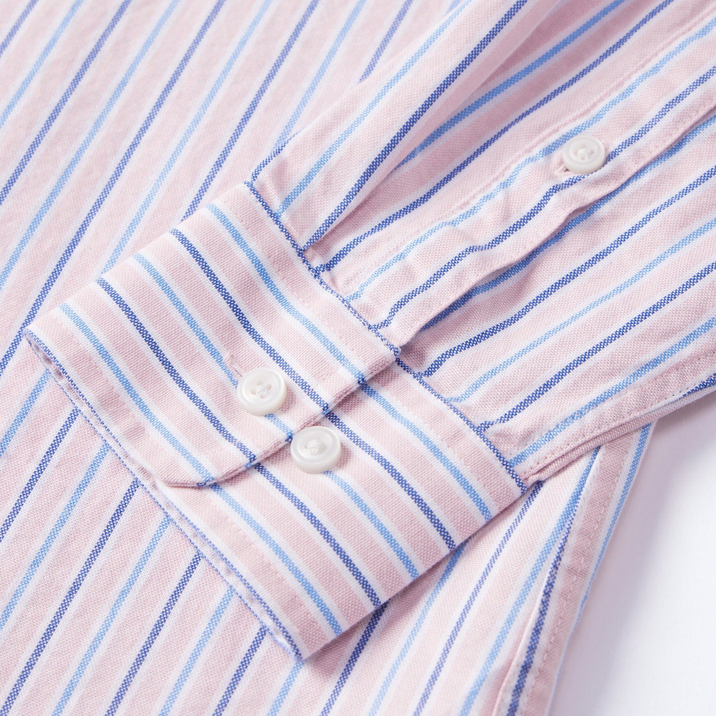 Men's Shirt With Small Lion Embroidery