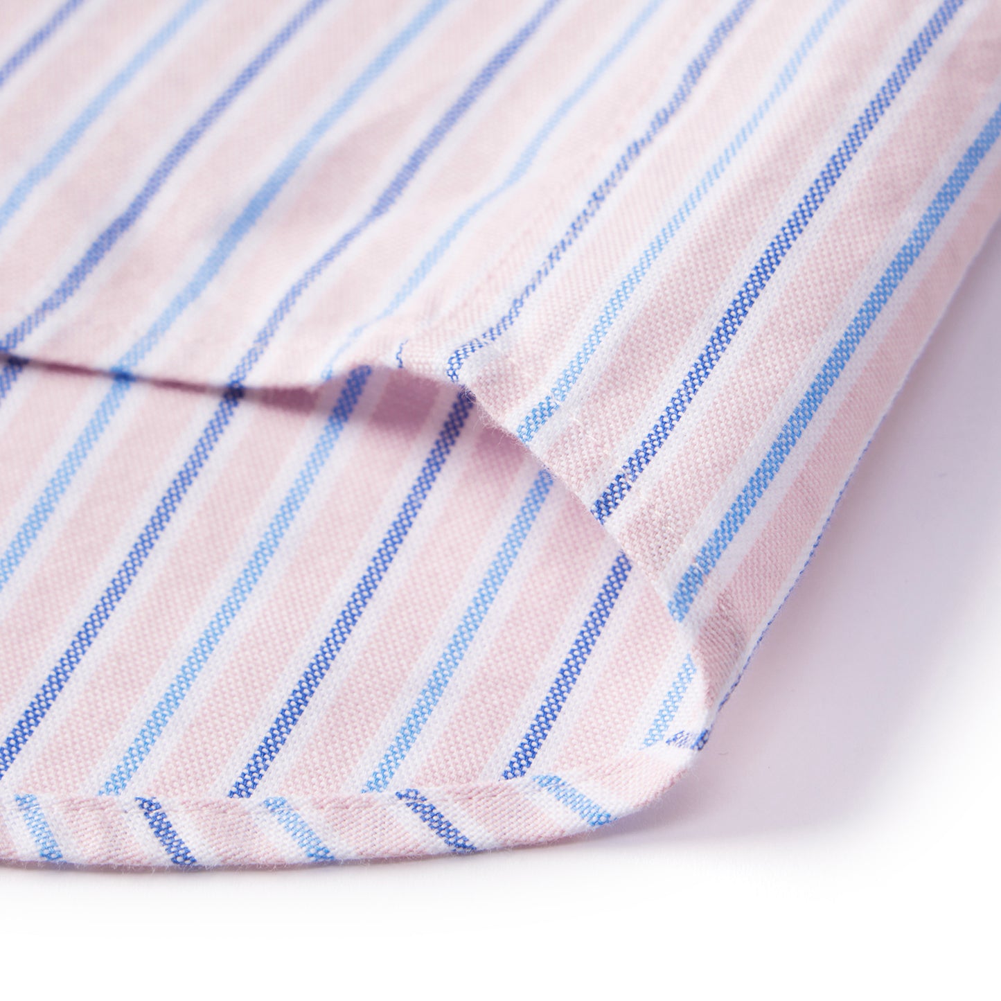 Men's Shirt With Small Lion Embroidery