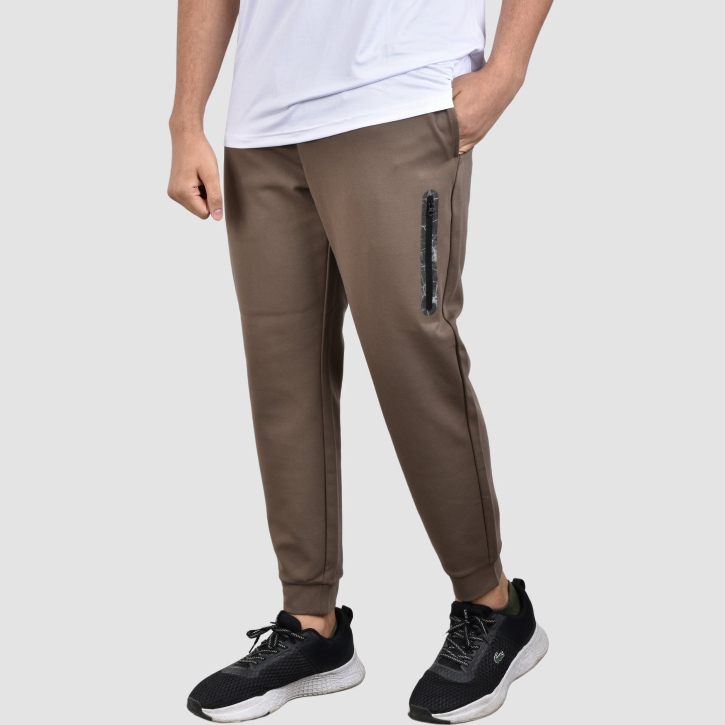 Giordano Men's G-Motion Joggers-Brown