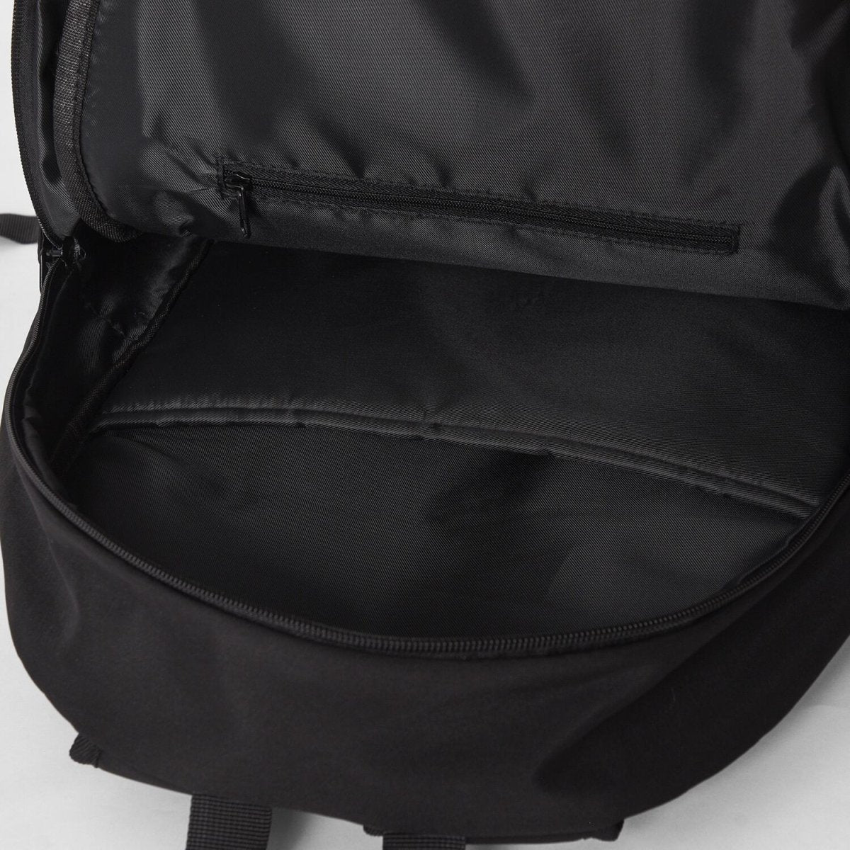 Durable 100% Polyester Backpack – Everyday Utility & Style - Giordano