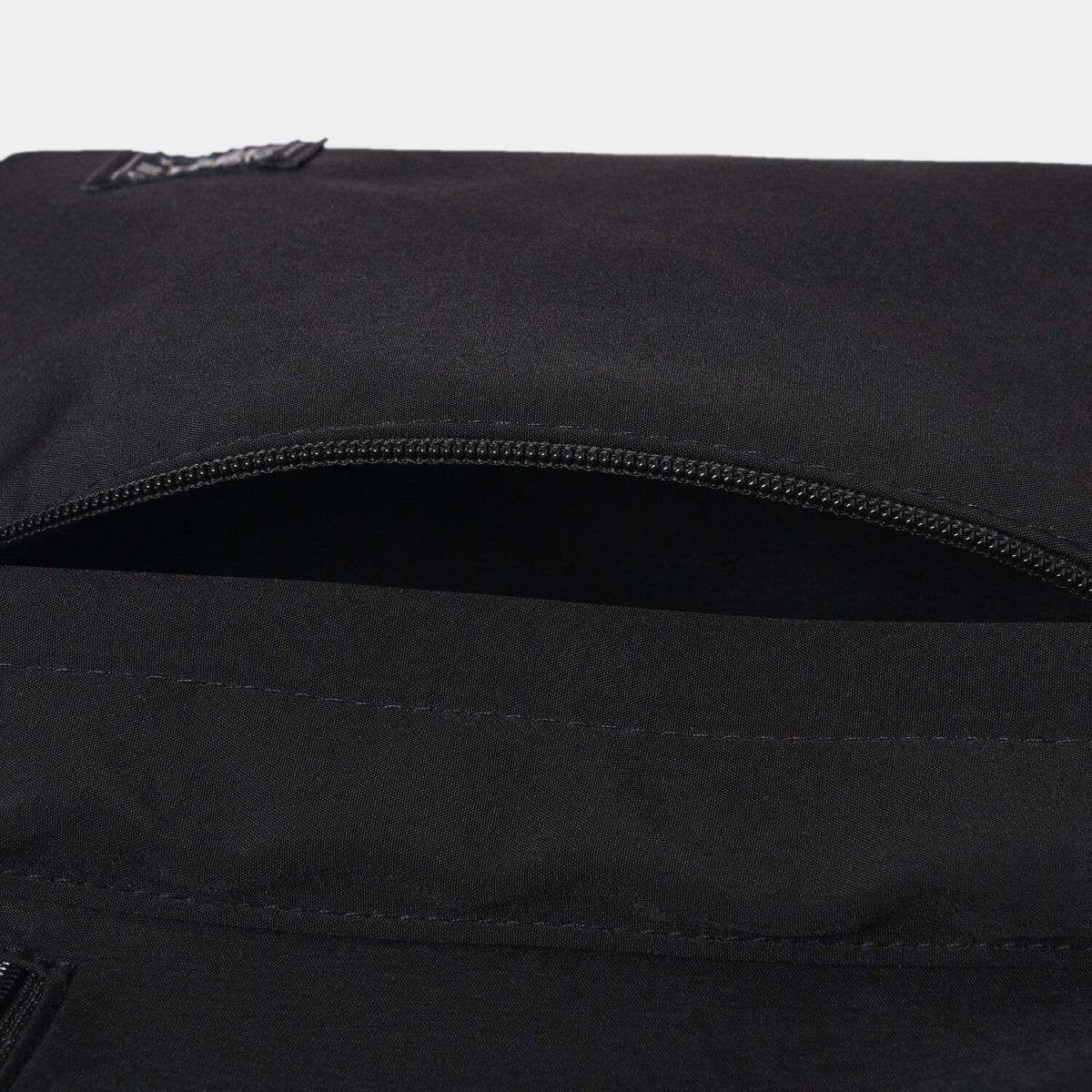 Durable 100% Polyester Backpack – Everyday Utility & Style - Giordano