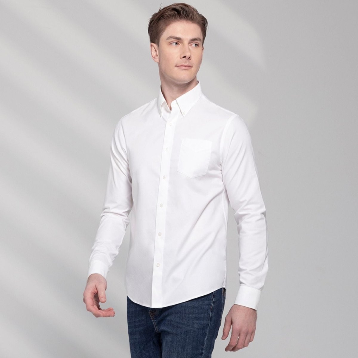 Giordano wrinkle free cotton shirt for men in white with long sleeves and button-down collar