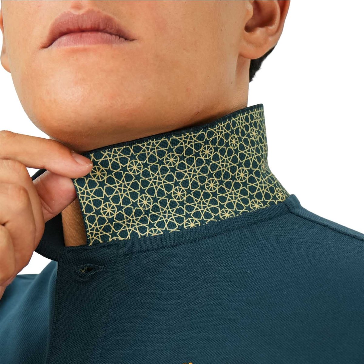 Men's 3D Lion Polo: Slim Fit, Bold Embroidery, Premium Pique - Giordano