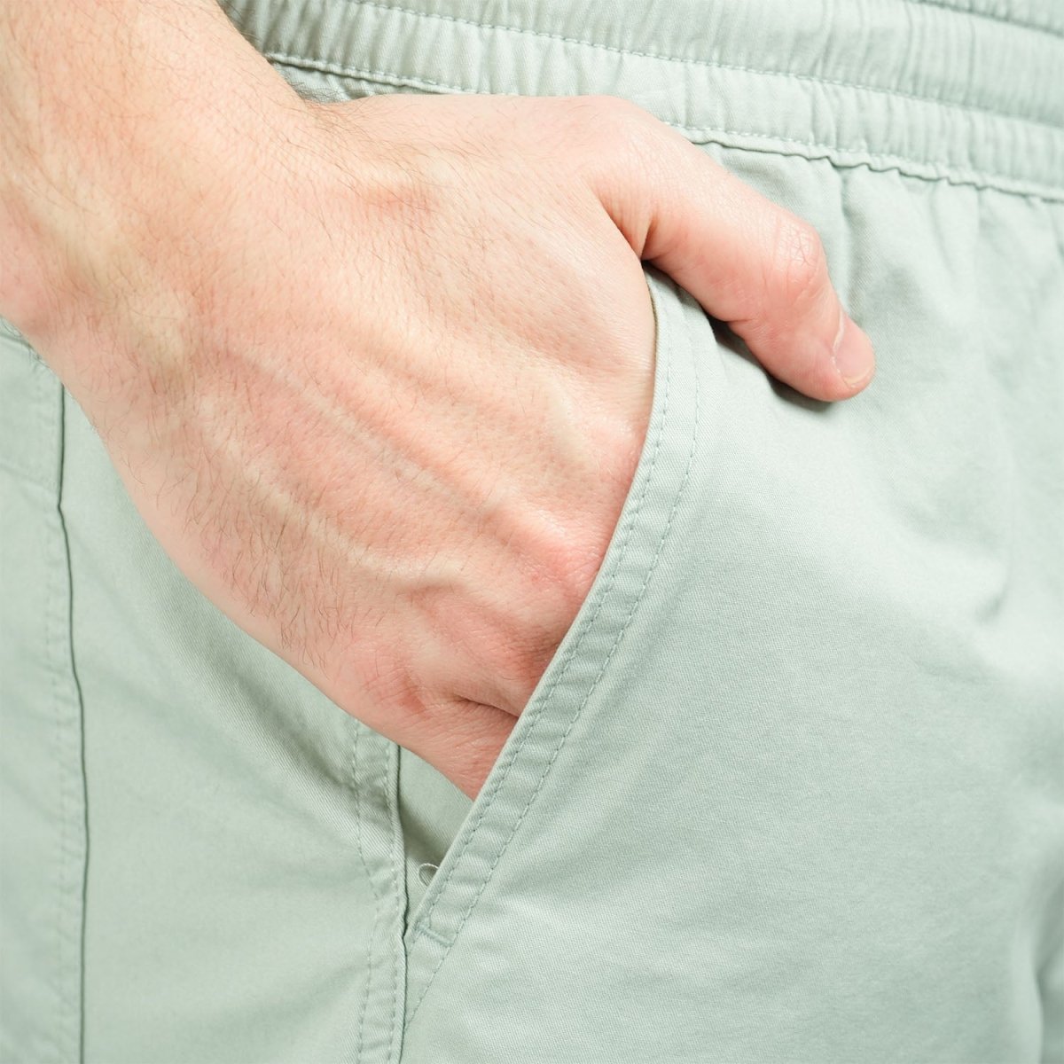 Men's Cotton Twill Bermuda Shorts: Slim Fit, Elastic Waist, Ultimate Comfort - Giordano