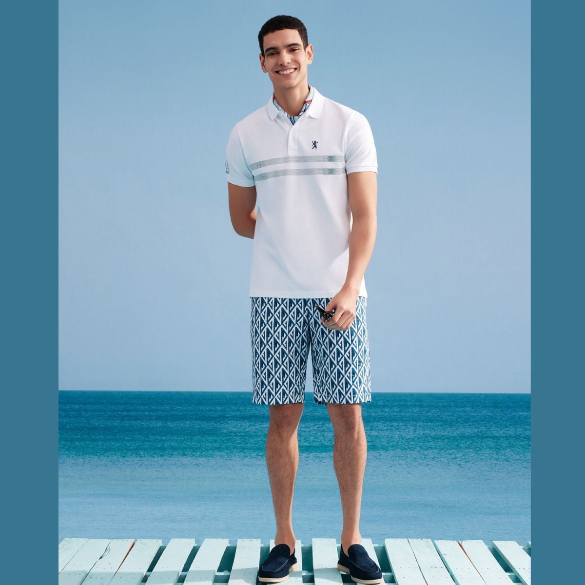 Men's Cotton Twill Bermuda Shorts: Slim Fit, Elastic Waist, Ultimate Comfort - Giordano