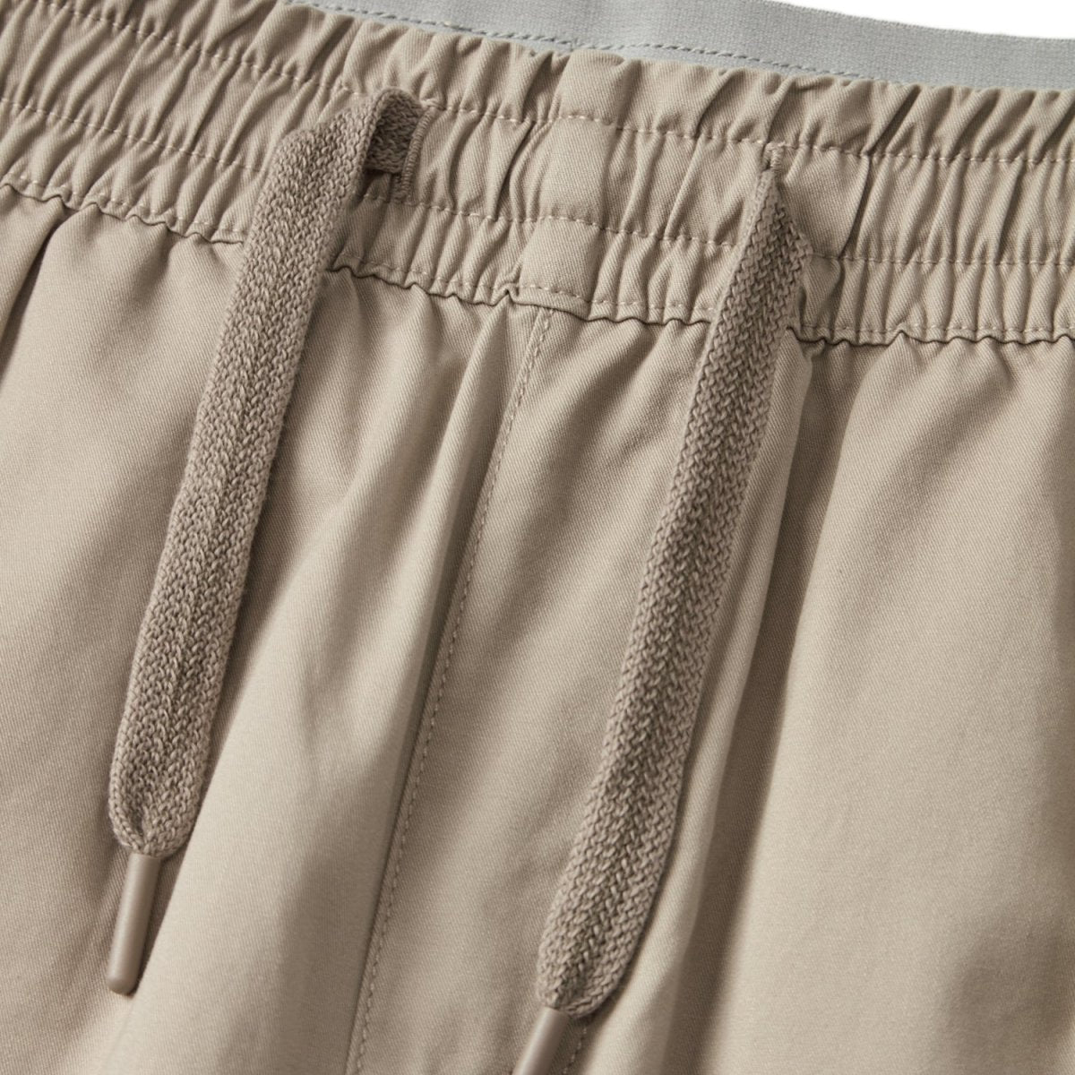 Men's Cotton Twill Cargo Shorts: Relaxed Fit, Elastic Waist Comfort - Giordano
