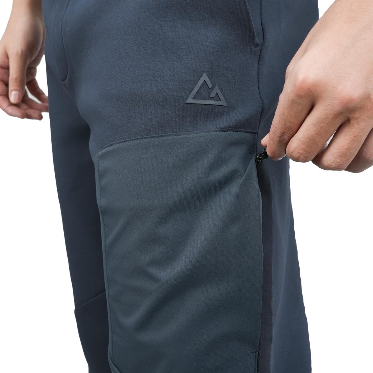 Men’S G - Motion Mid - Rise Relaxed Fit Interlock Knit Joggers With Pockets - Giordano