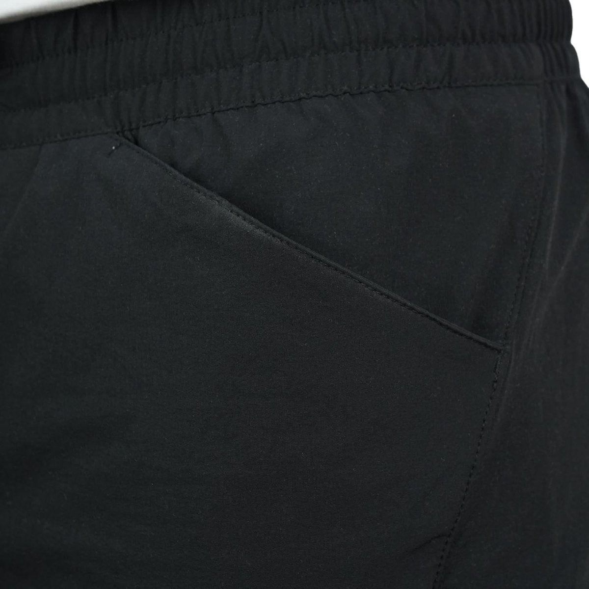Men’S G - Motion Mid - Rise Relaxed Fit Nylon - Spandex Performance Shorts - Giordano