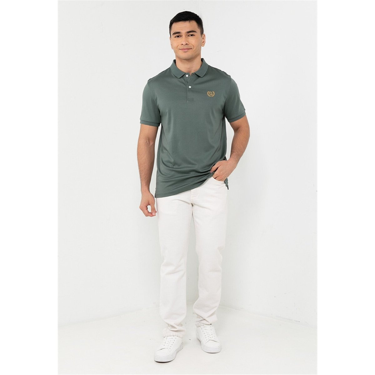 Men's Liquid Touch Polo: Slim Fit Comfort & Lasting Color - Giordano