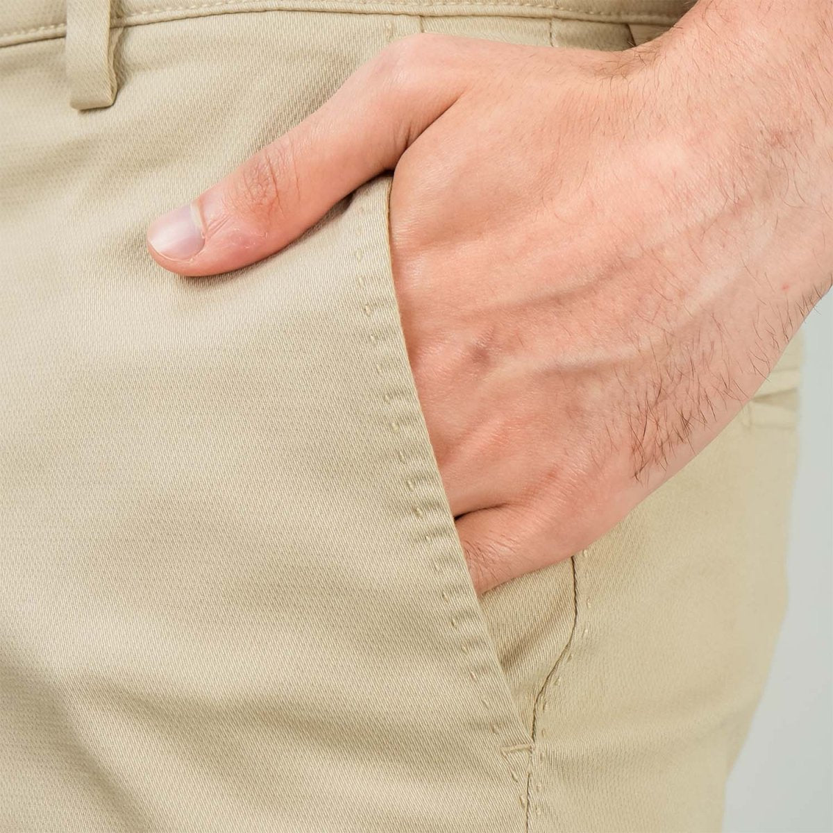 Men's Low Rise Slim Fit Cotton Twill Khakis - Giordano