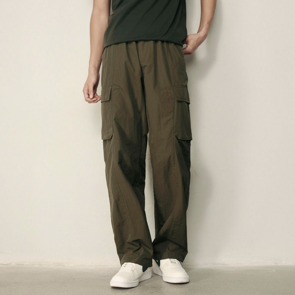 Men's Nylon - Cotton Plain Weave Regular Fit Pant | Korea Collection - Giordano