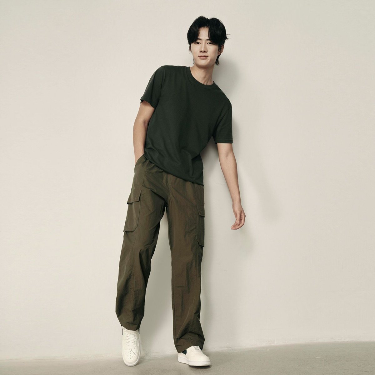 Men's Nylon - Cotton Plain Weave Regular Fit Pant | Korea Collection - Giordano