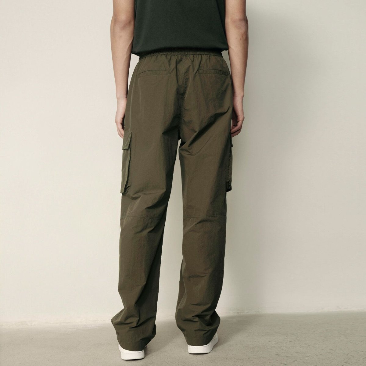Men's Nylon - Cotton Plain Weave Regular Fit Pant | Korea Collection - Giordano