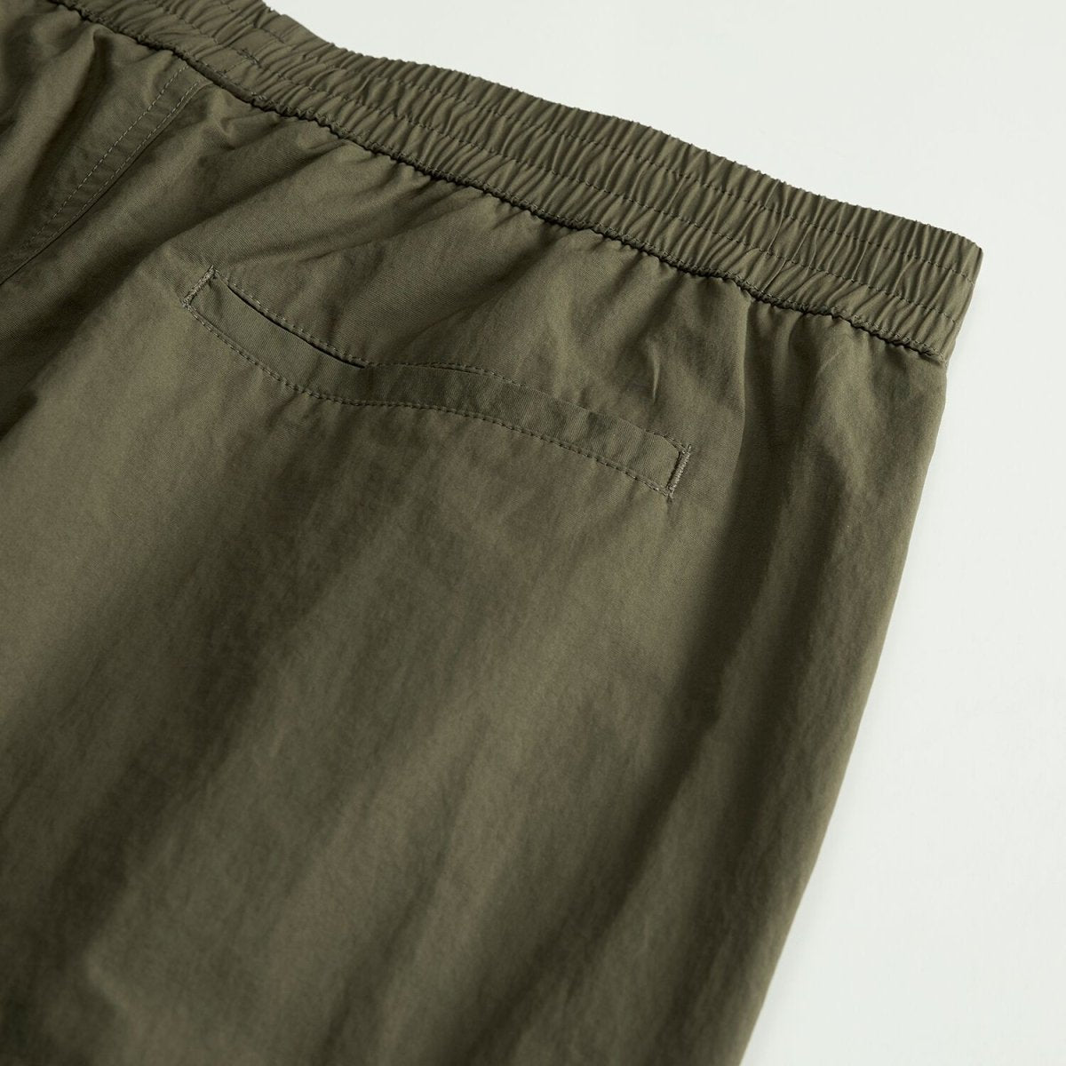Men's Nylon - Cotton Plain Weave Regular Fit Pant | Korea Collection - Giordano