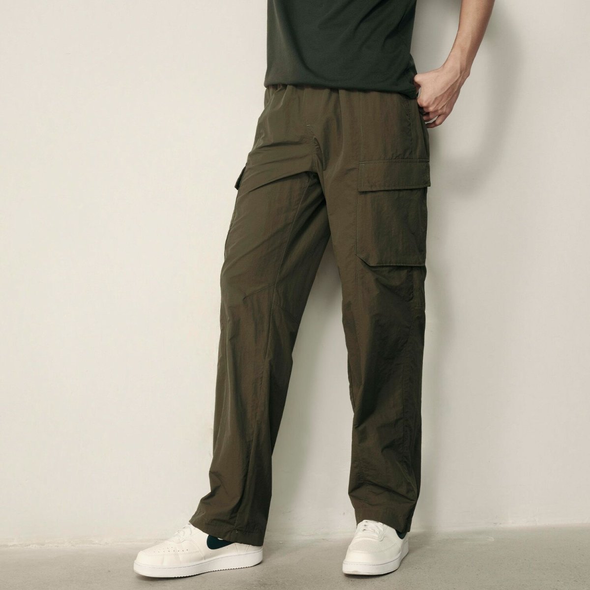 Men's Nylon - Cotton Plain Weave Regular Fit Pant | Korea Collection - Giordano