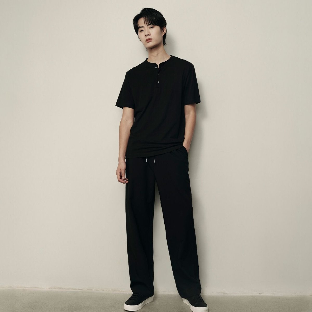 Men’S Slim Fit Crew Neck Tee – Lightweight & Everyday Essential | Korea Collection - Giordano