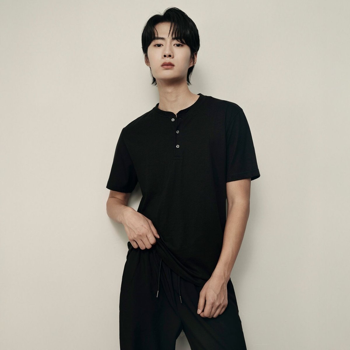 Men’S Slim Fit Crew Neck Tee – Lightweight & Everyday Essential | Korea Collection - Giordano