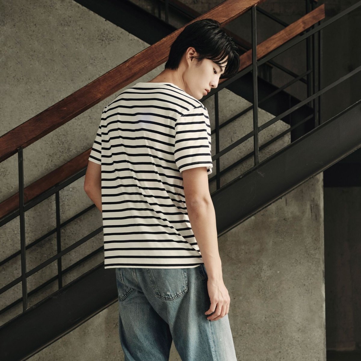 Men’S Slim Fit Striped Crew Neck Tee | Korea Collection - Giordano