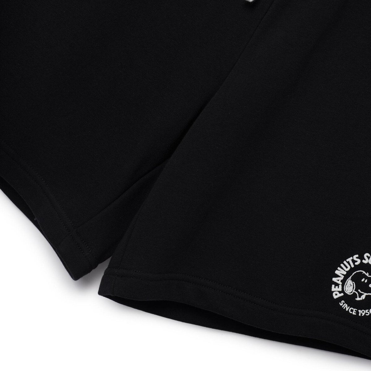 Men's Snoopy Peanuts French Terry Shorts: Relaxed Fit, Ultimate Comfort - Giordano