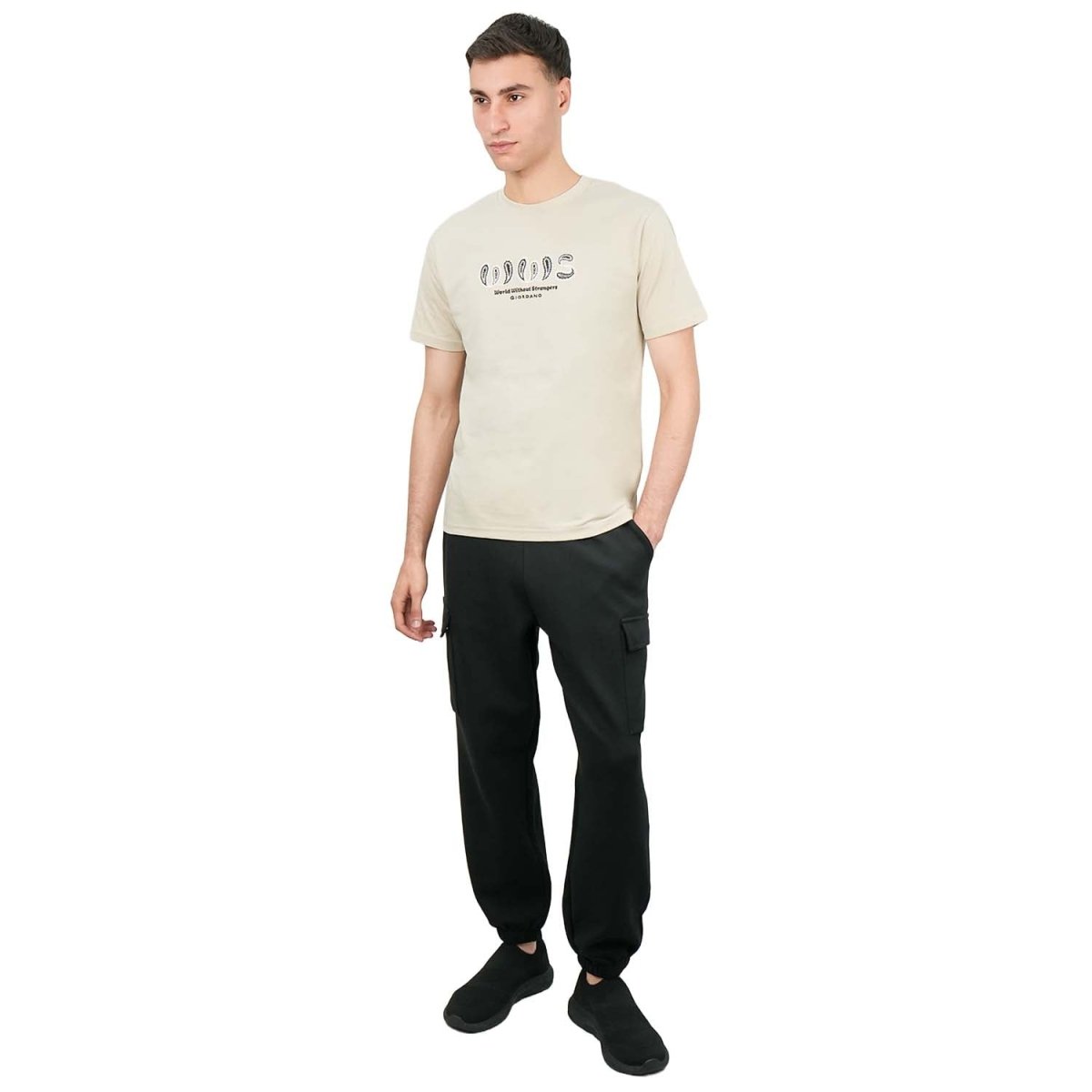Men's World Without Strangers Print Tee - Slim Fit, Crew Neck, Cotton - Giordano