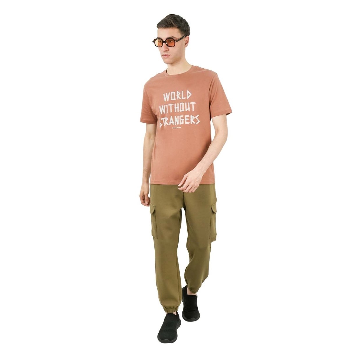 Men's World Without Strangers Print Tee - Slim Fit, Crew Neck, Cotton - Giordano