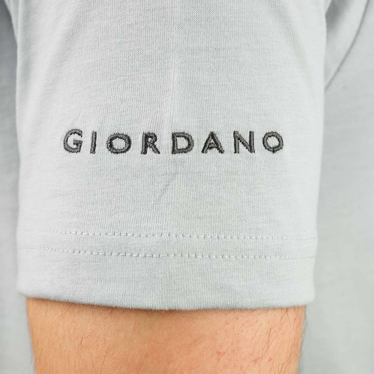 Men's World Without Strangers Print Tee - Slim Fit, Crew Neck, Cotton - Giordano