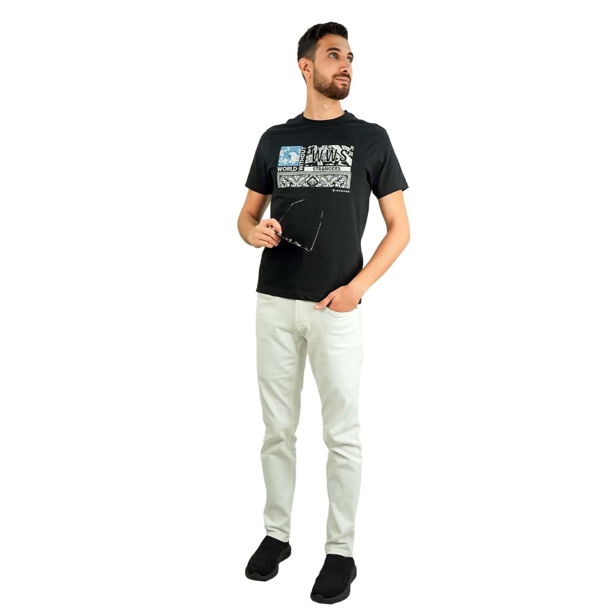 Men's World Without Strangers Print Tee - Slim Fit, Crew Neck, Cotton - Giordano