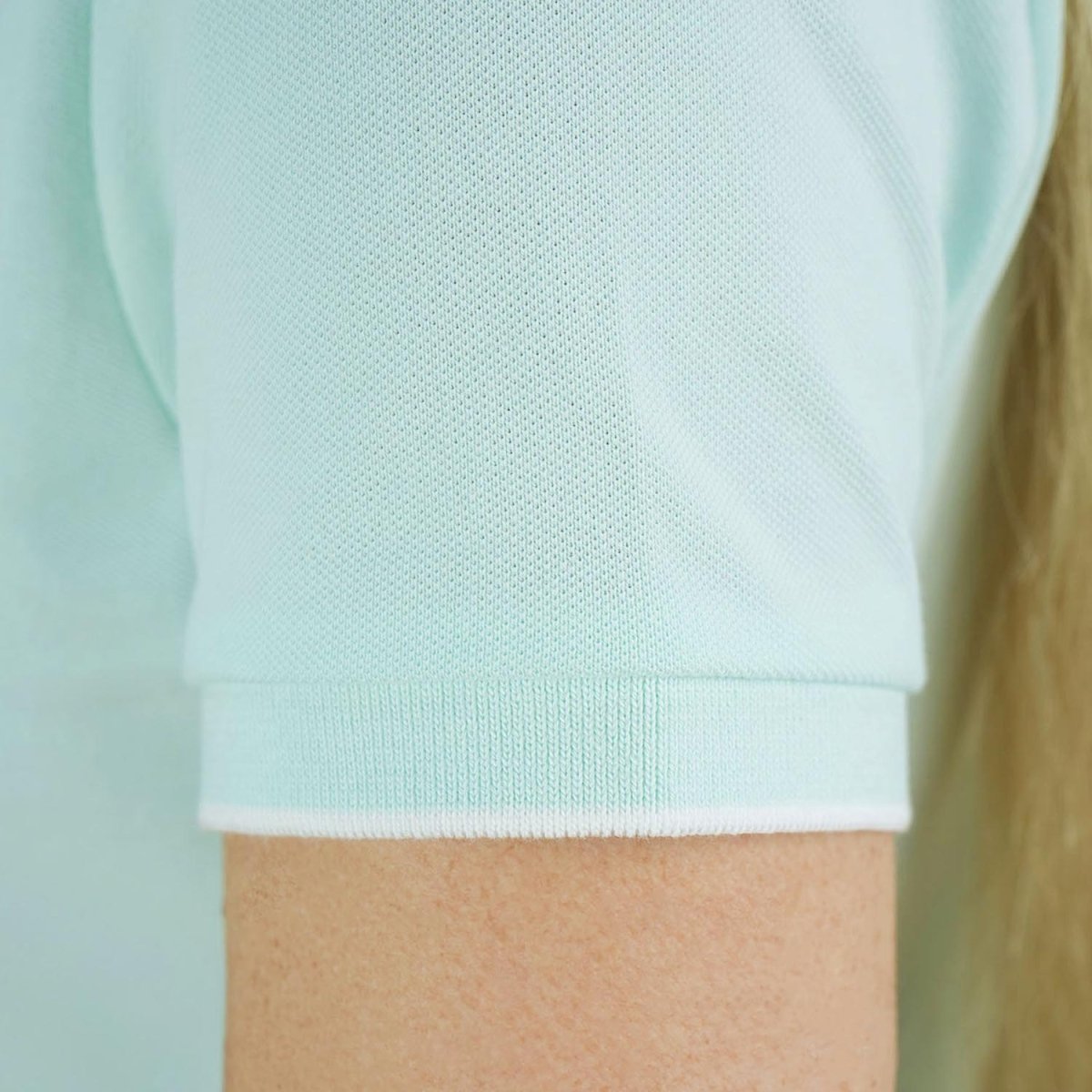 Women's Cotton Lycra Slim Fit Solid Polo - Giordano