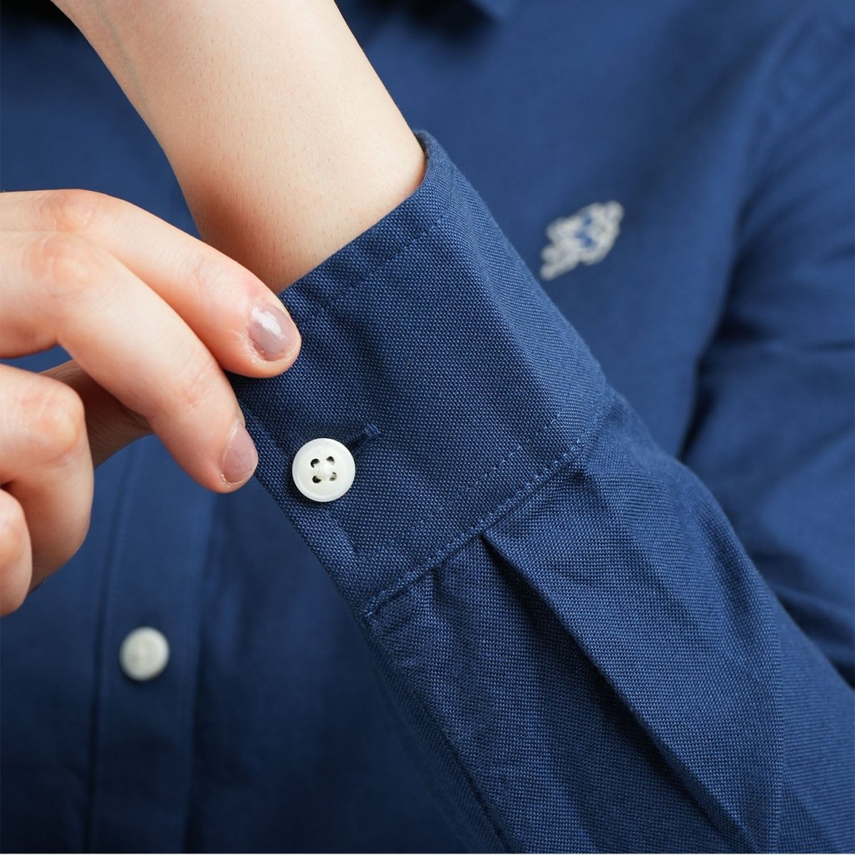 Women's Cotton Oxford Slim Fit Shirt With Lion Embroidery - Giordano