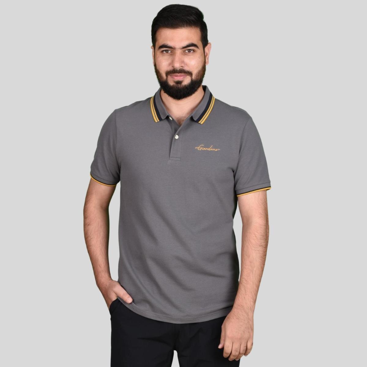 قميص بولو رجالي من القطن بقصّة Slim Fit مع تطريز على شكل قارب شراعي