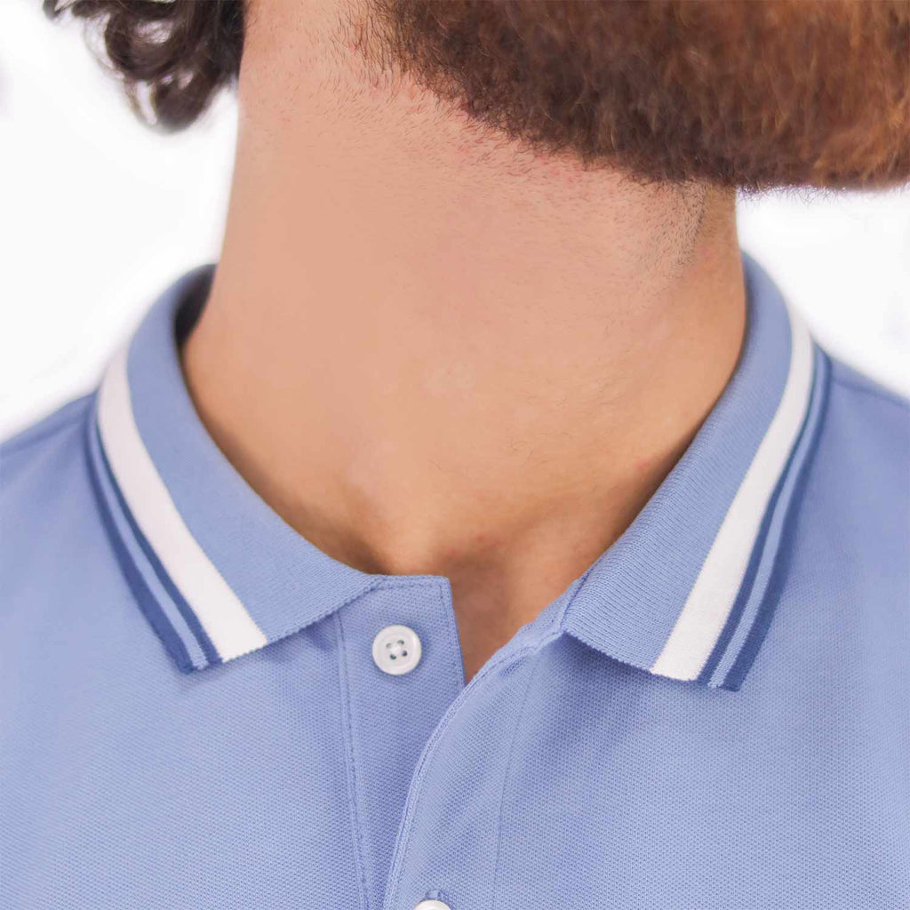 قميص بولو رجالي من القطن بقصّة Slim Fit مع تطريز على شكل قارب شراعي