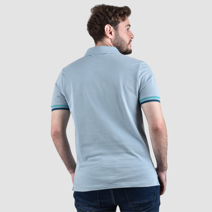 قميص بولو رجالي عالي الأداء بقصّة Slim Fit مطرز بنقشة أسد