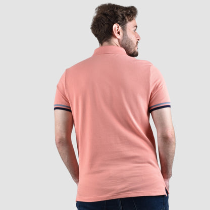 قميص بولو رجالي عالي الأداء بقصّة Slim Fit مطرز بنقشة أسد
