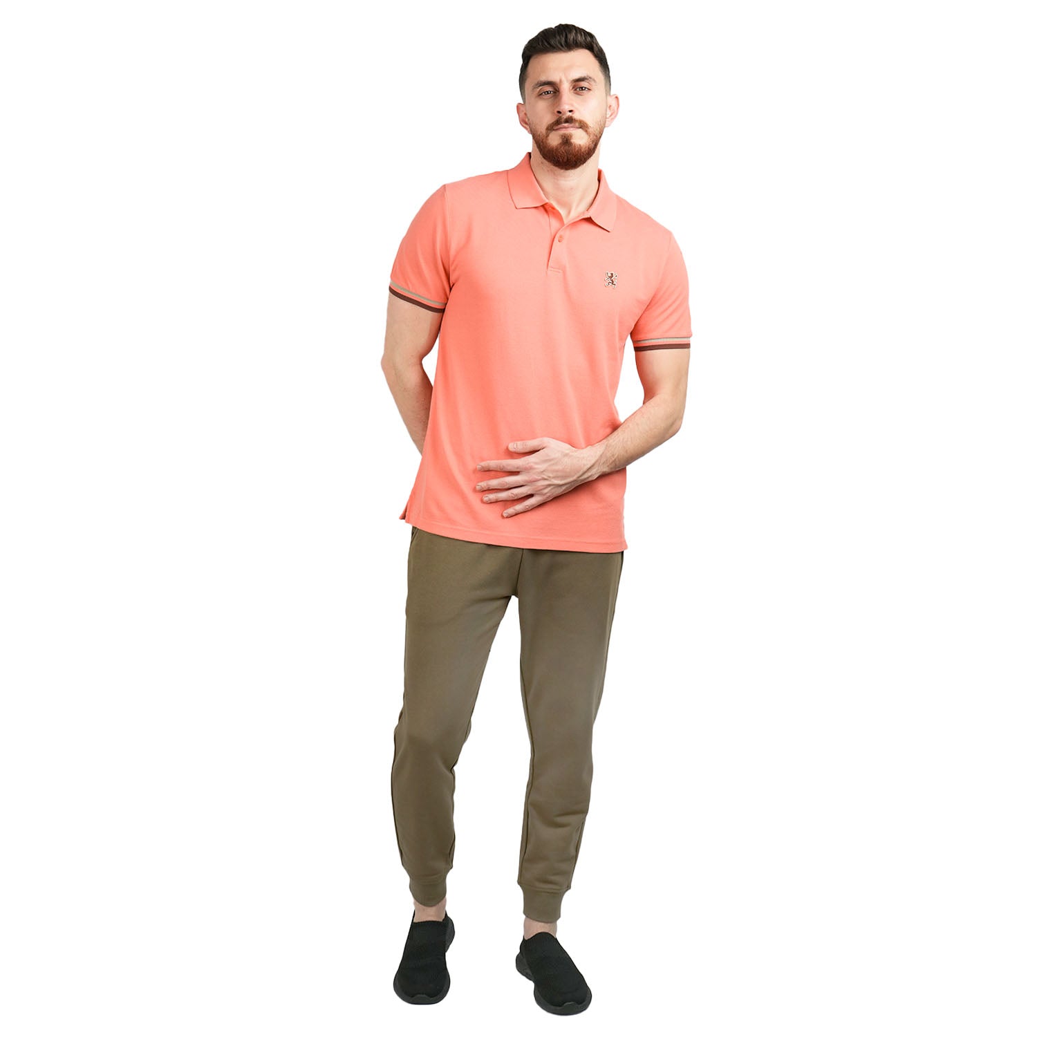 قميص بولو رجالي عالي الأداء بقصّة Slim Fit مطرز بنقشة أسد
