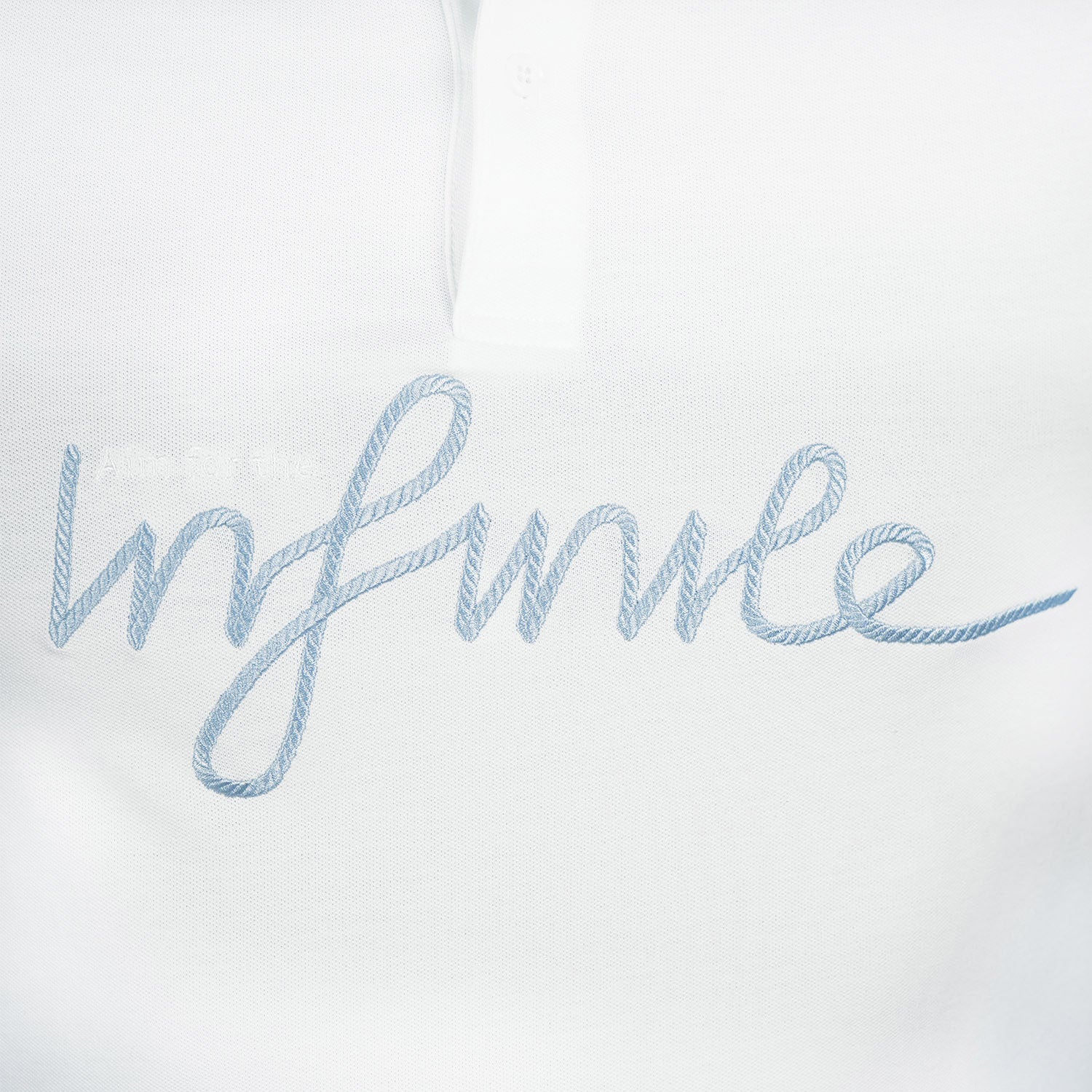 قميص بولو رجالي بقصّة Slim Fit مطرز بشعار Infinite