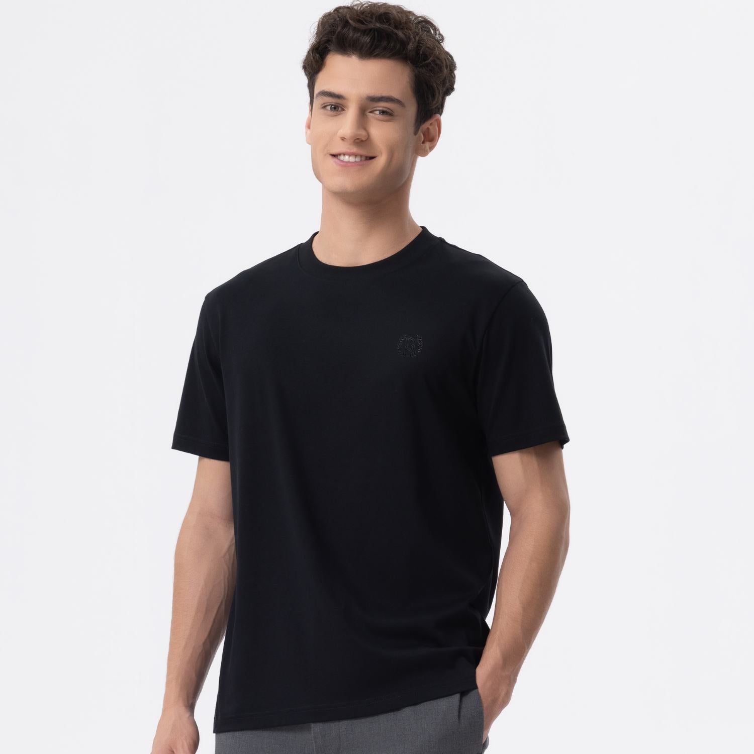 تي شيرت Liquid Touch Slim Fit للرجال بياقة دائرية