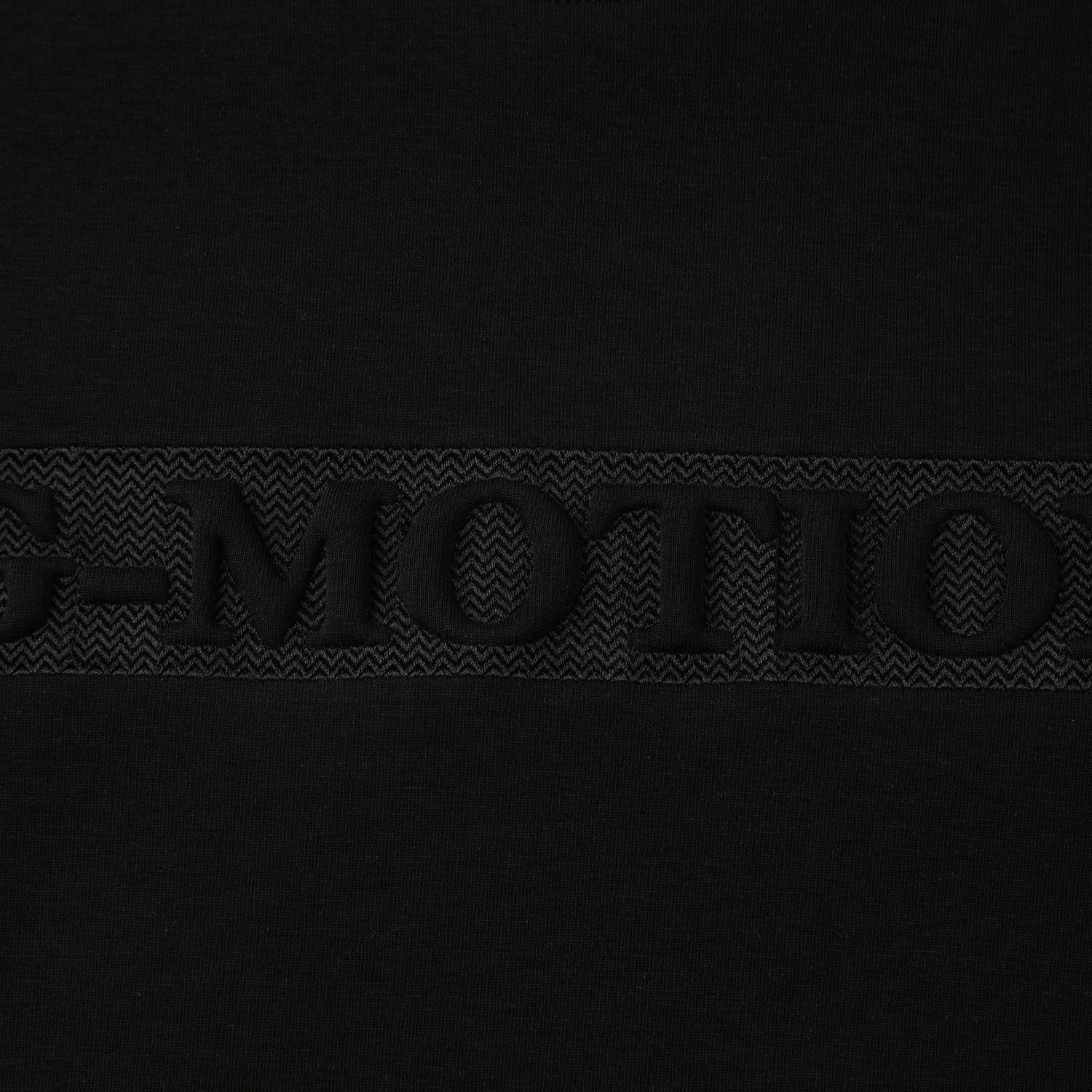 سويت شيرت رجالي بأكمام طويلة بتصميم G-Motion مناسب للحياة النشطة