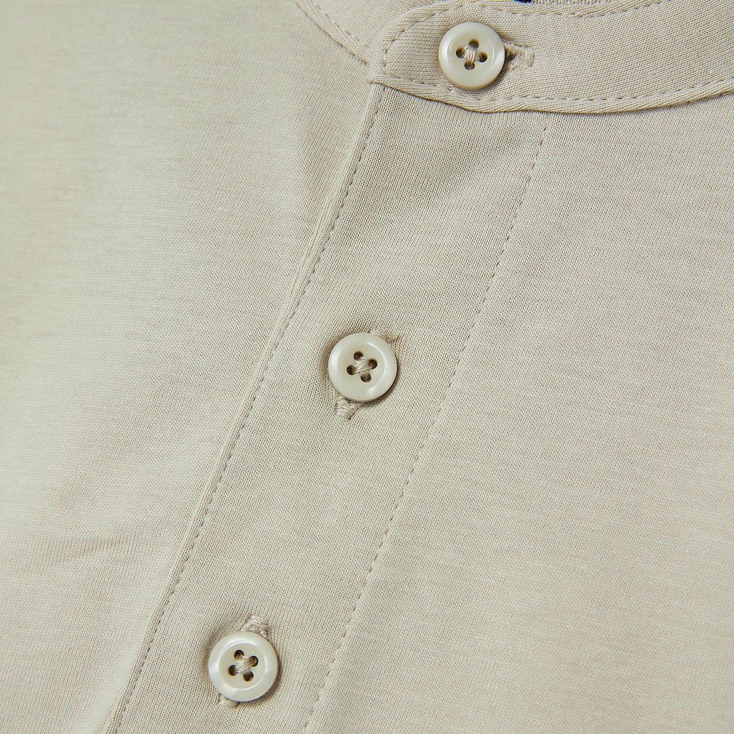 تي شيرت رجالي قطني بقصة ضيقة من Henley