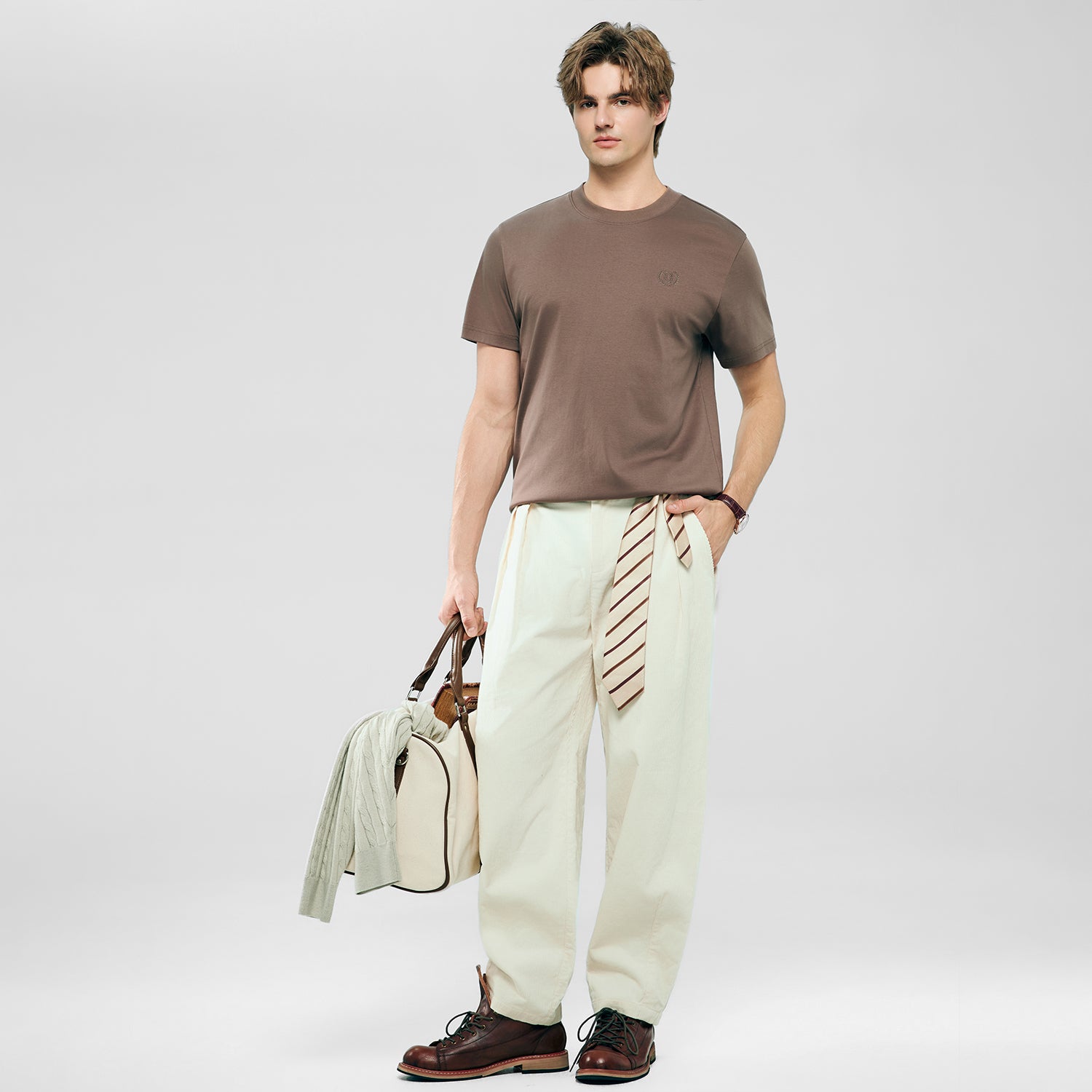 تيشيرت رجالي ضيق بقصة ضيقة من القطن السائل الملمس برقبة دائرية