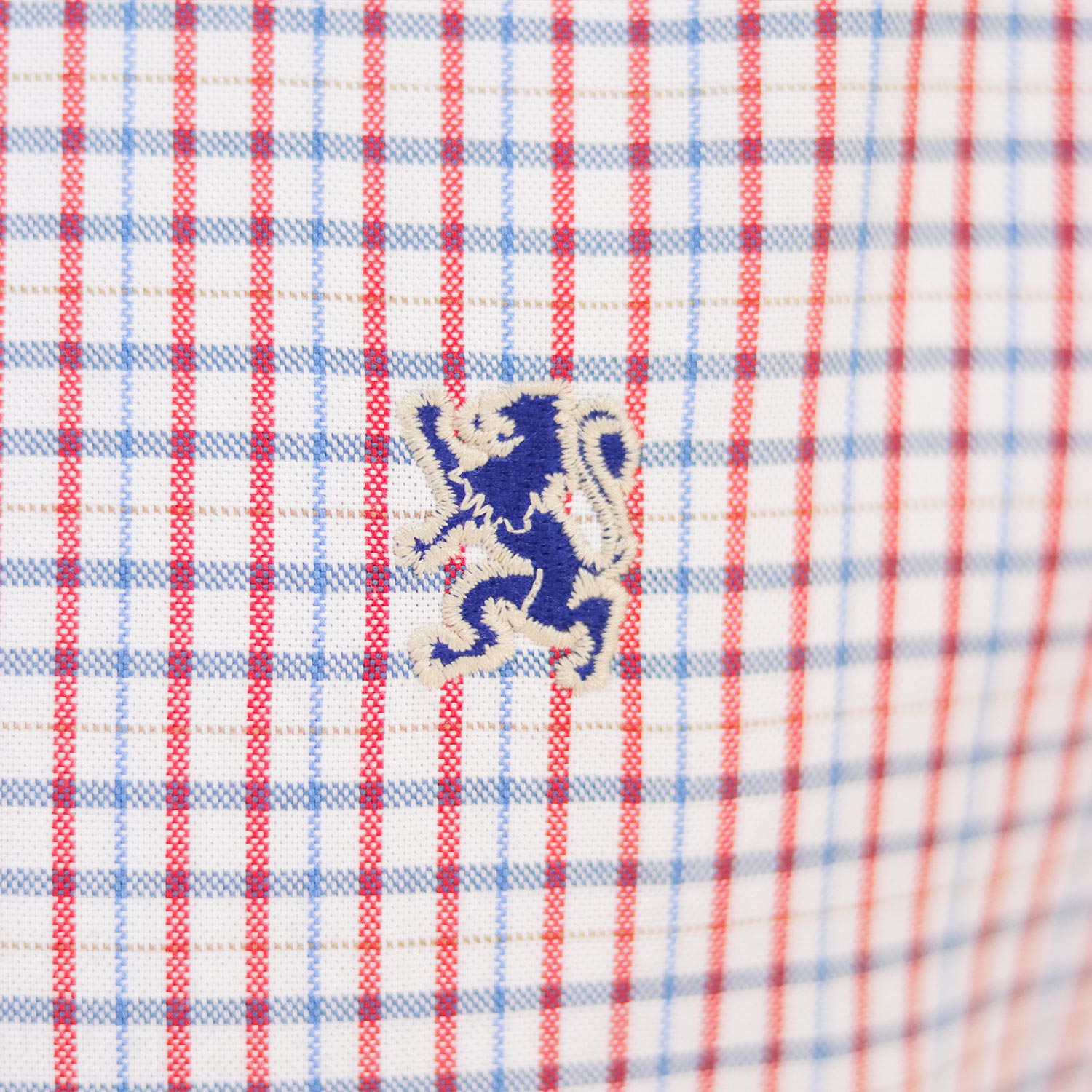 Men's Shirt With Small Lion Embroidery