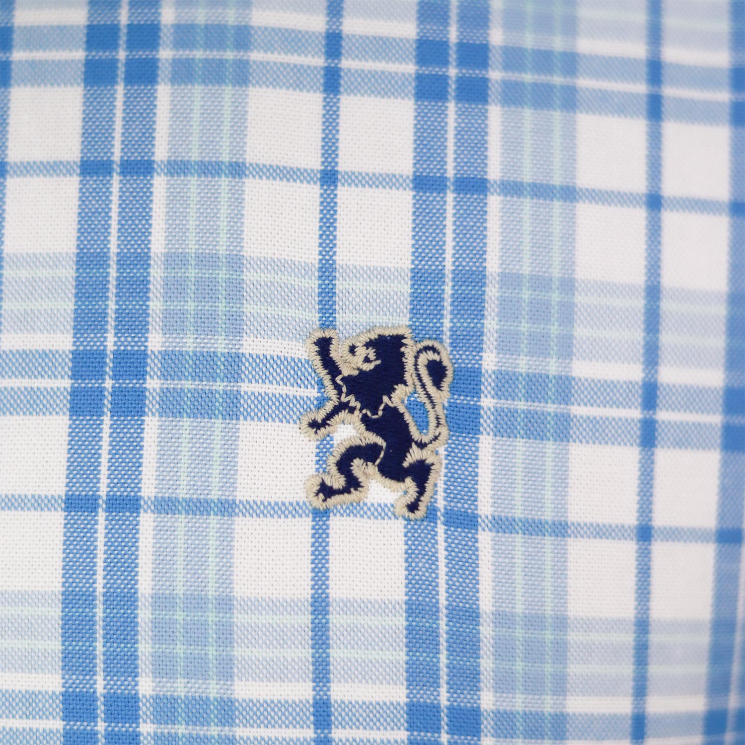 Men's Shirt With Small Lion Embroidery